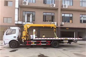 山阴附近汽车轮胎更换